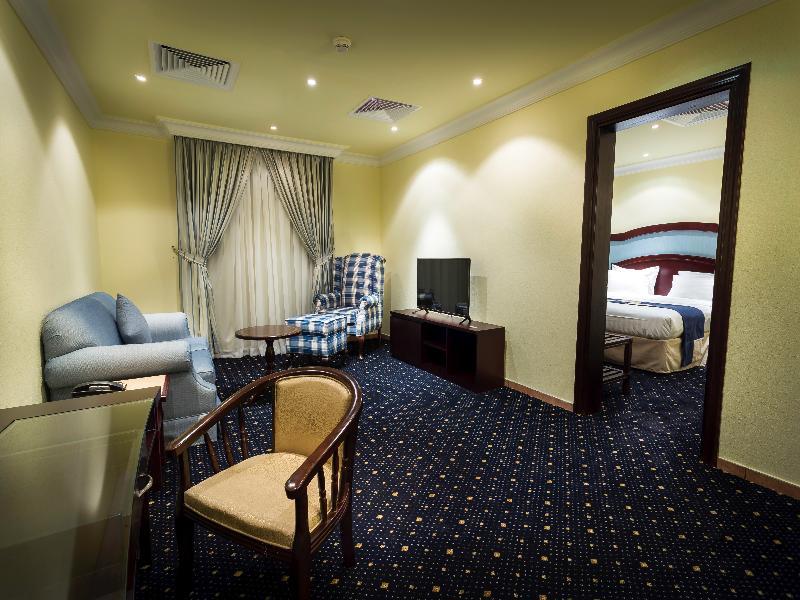 Howard Johnson Dammam Hotel Exterior photo